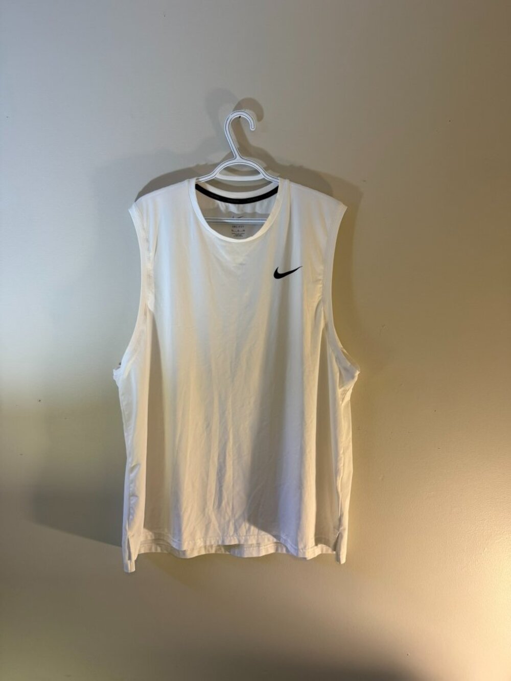 Nike Pro Dri-FIT Sleeveless Training Top – White – Size XL
